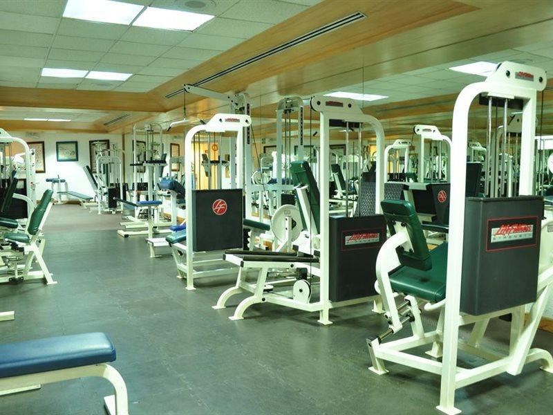 Hotel Royal Pedregal Mexiko-Stadt Exterior foto A typical gym