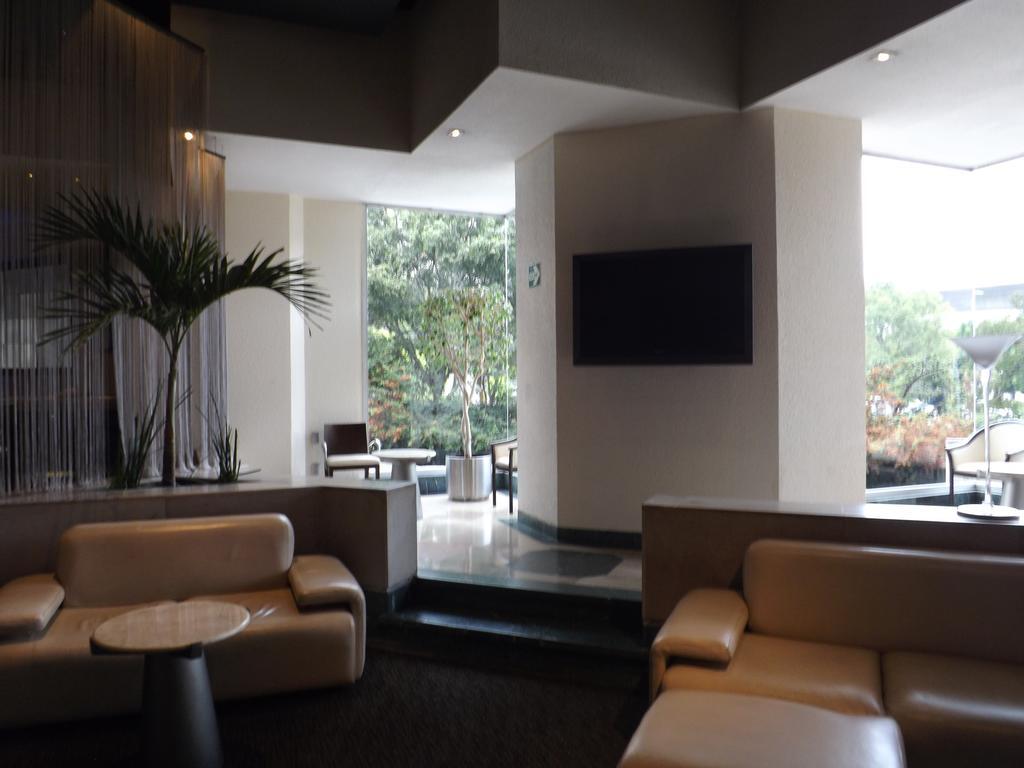 Hotel Royal Pedregal Mexiko-Stadt Exterior foto The interior of the lounge
