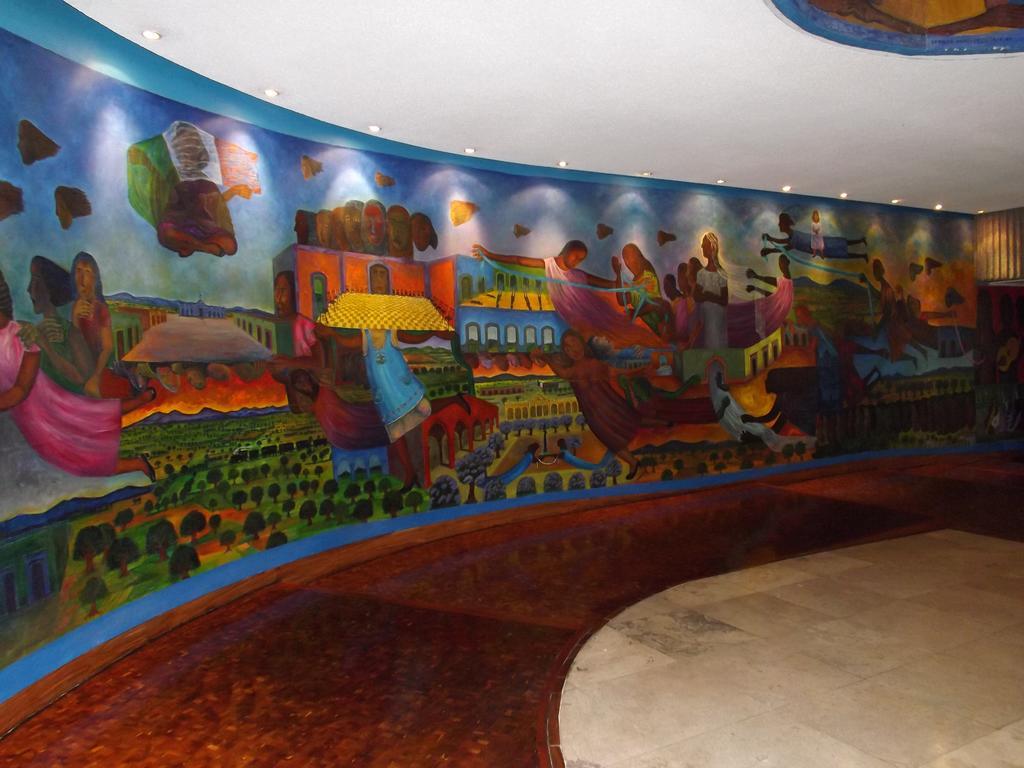 Hotel Royal Pedregal Mexiko-Stadt Exterior foto Mural by the artist at the Taj Mahal Palace, Mumbai