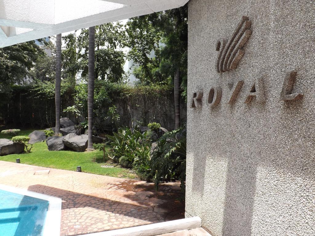 Hotel Royal Pedregal Mexiko-Stadt Exterior foto The entrance of the hotel