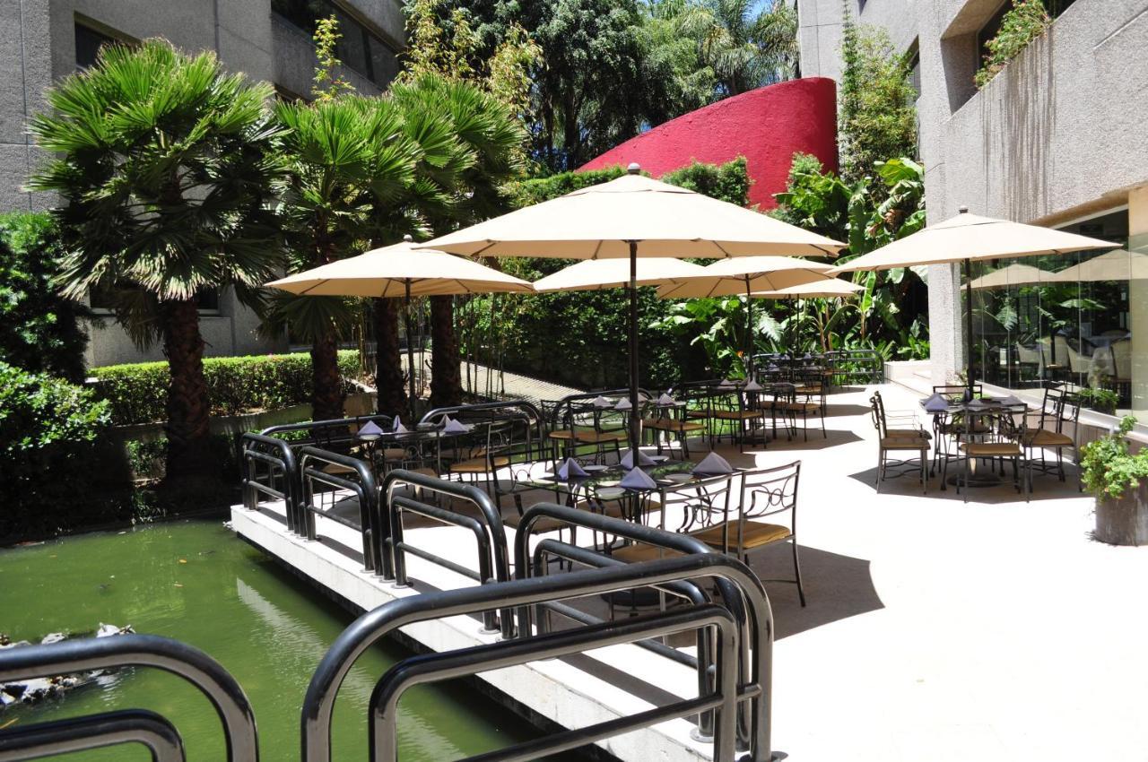 Hotel Royal Pedregal Mexiko-Stadt Exterior foto The patio at the Los Angeles County Museum of Art